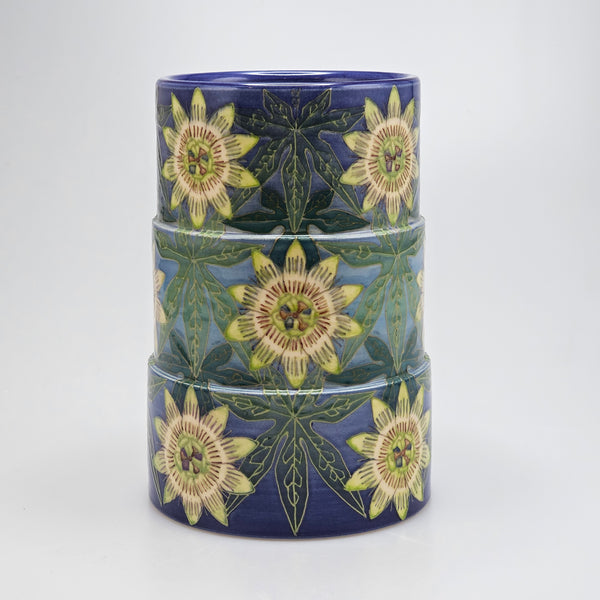 Dennis Chinaworks Passion flower trial vase 22cm