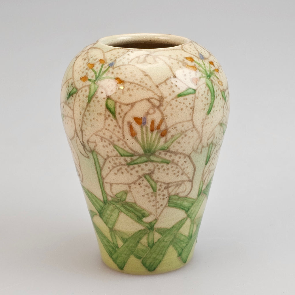 Dennis Chinaworks Lily on White Ovoid 3.5"